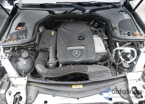 2017 Mercedes-Benz E 300 4Matic z USA, uszkodzony, nr VIN WDDZF4KB2HA142812